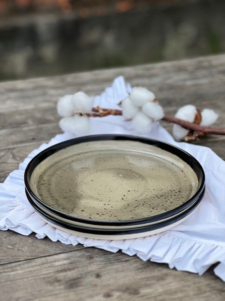 Round plate with a rim of 22 cm Mercury Black